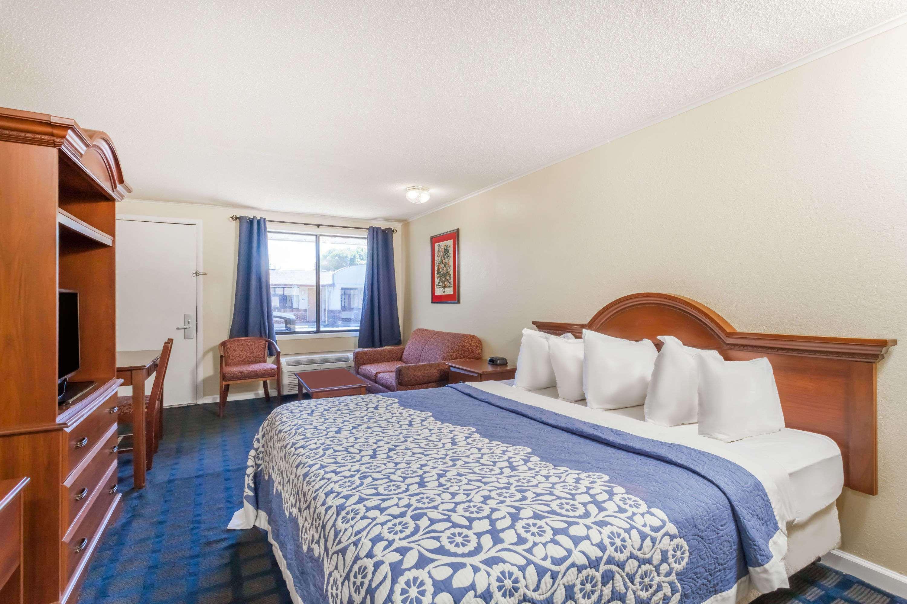 Days Inn By Wyndham Dover Downtown Exteriör bild