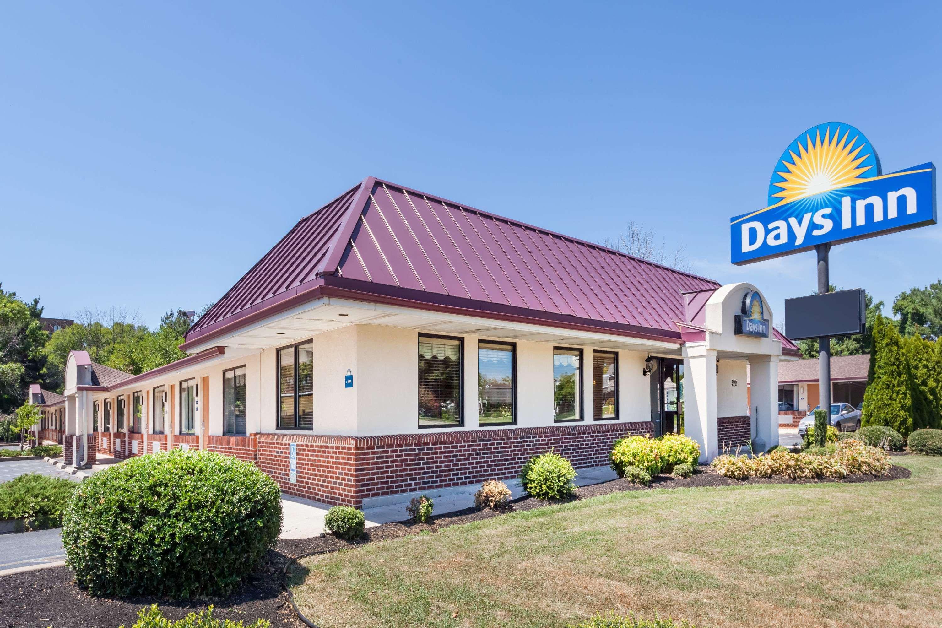 Days Inn By Wyndham Dover Downtown Exteriör bild